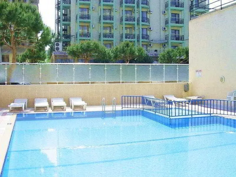 **  Atli Hotel Kusadası Törökország